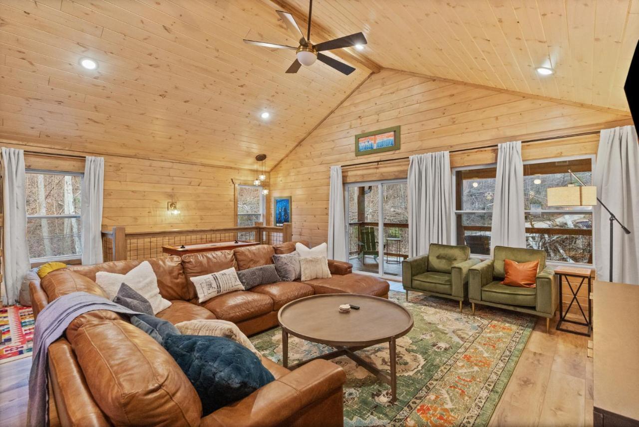 Mins To Gburg Sleeps 8 Hot Tub Arcade Area Pool Villa Gatlinburg Kültér fotó
