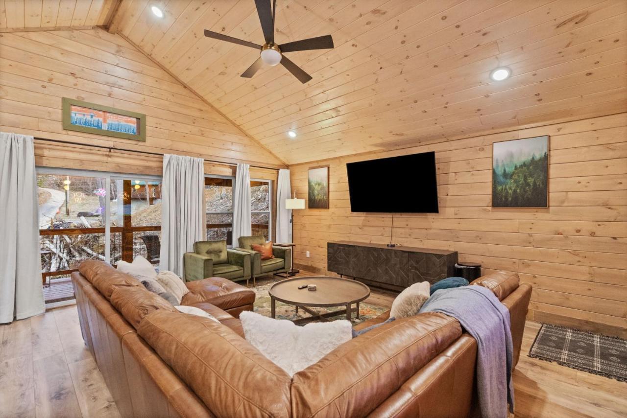 Mins To Gburg Sleeps 8 Hot Tub Arcade Area Pool Villa Gatlinburg Kültér fotó