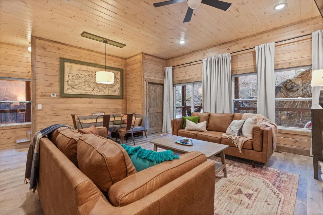 Mins To Gburg Sleeps 8 Hot Tub Arcade Area Pool Villa Gatlinburg Kültér fotó