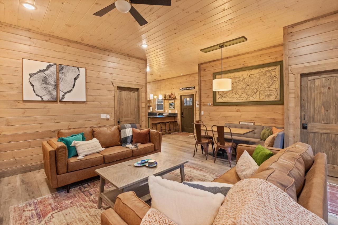 Mins To Gburg Sleeps 8 Hot Tub Arcade Area Pool Villa Gatlinburg Kültér fotó